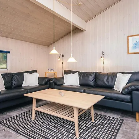 7 Person In Henne Feriehus Henne Strand