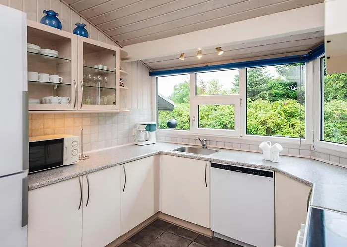 7 Person In Henne-by Traum *