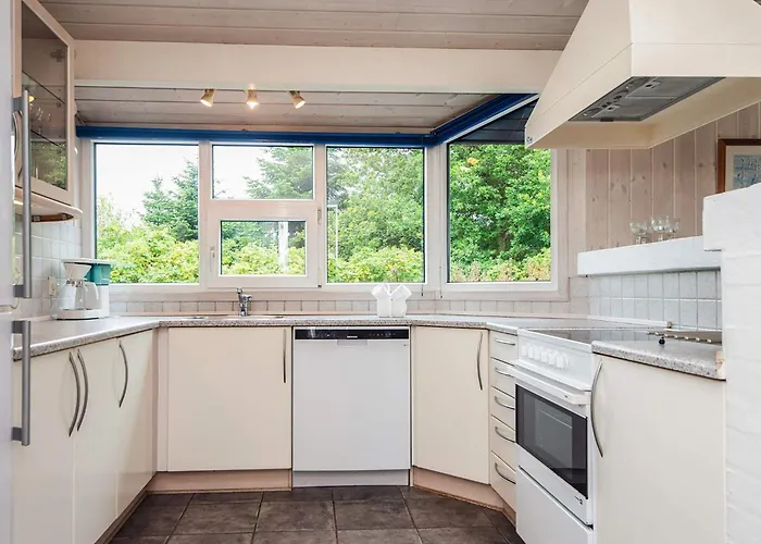 7 Person In Henne-by Traum Henne Strand