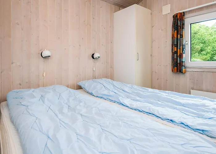 7 Person In Henne-by Traum *