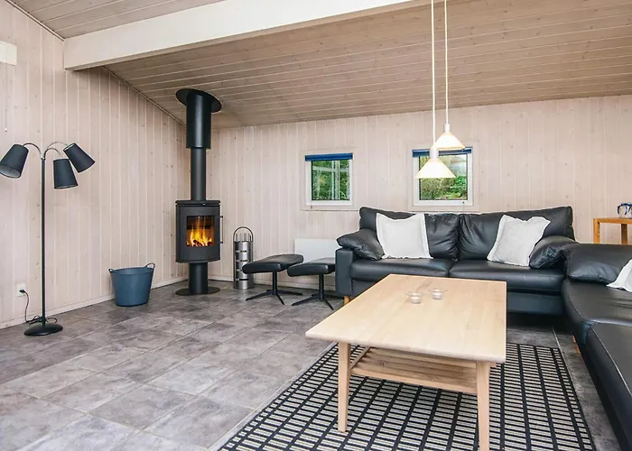 7 Person In Henne-by Traum *