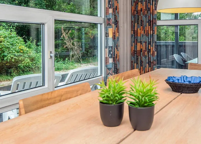 7 Person In Henne-by Traum