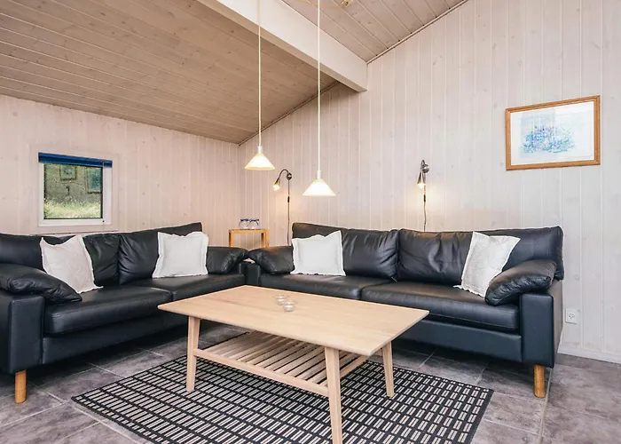 7 Person In Henne-by Traum *