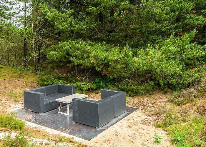 7 Person In Henne-by Traum *